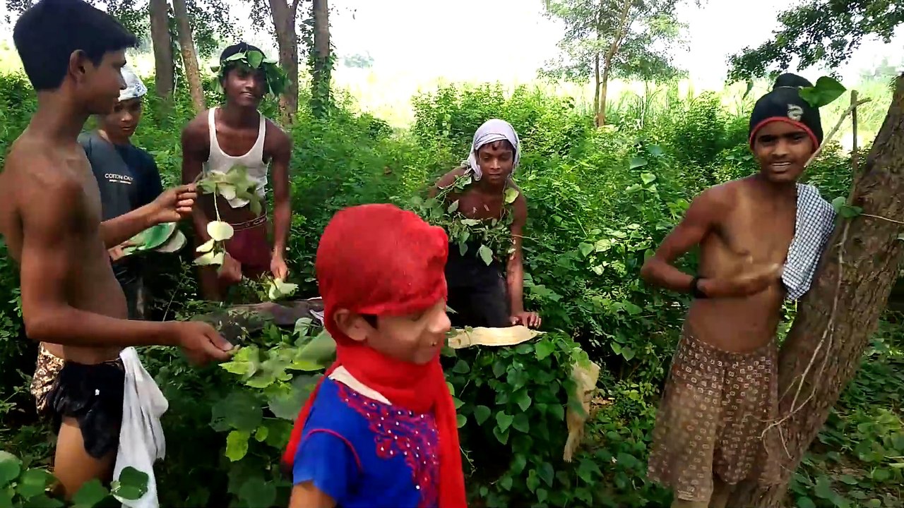 #video Bewafa tohre chalte sad song dance bhojpuri style village boys