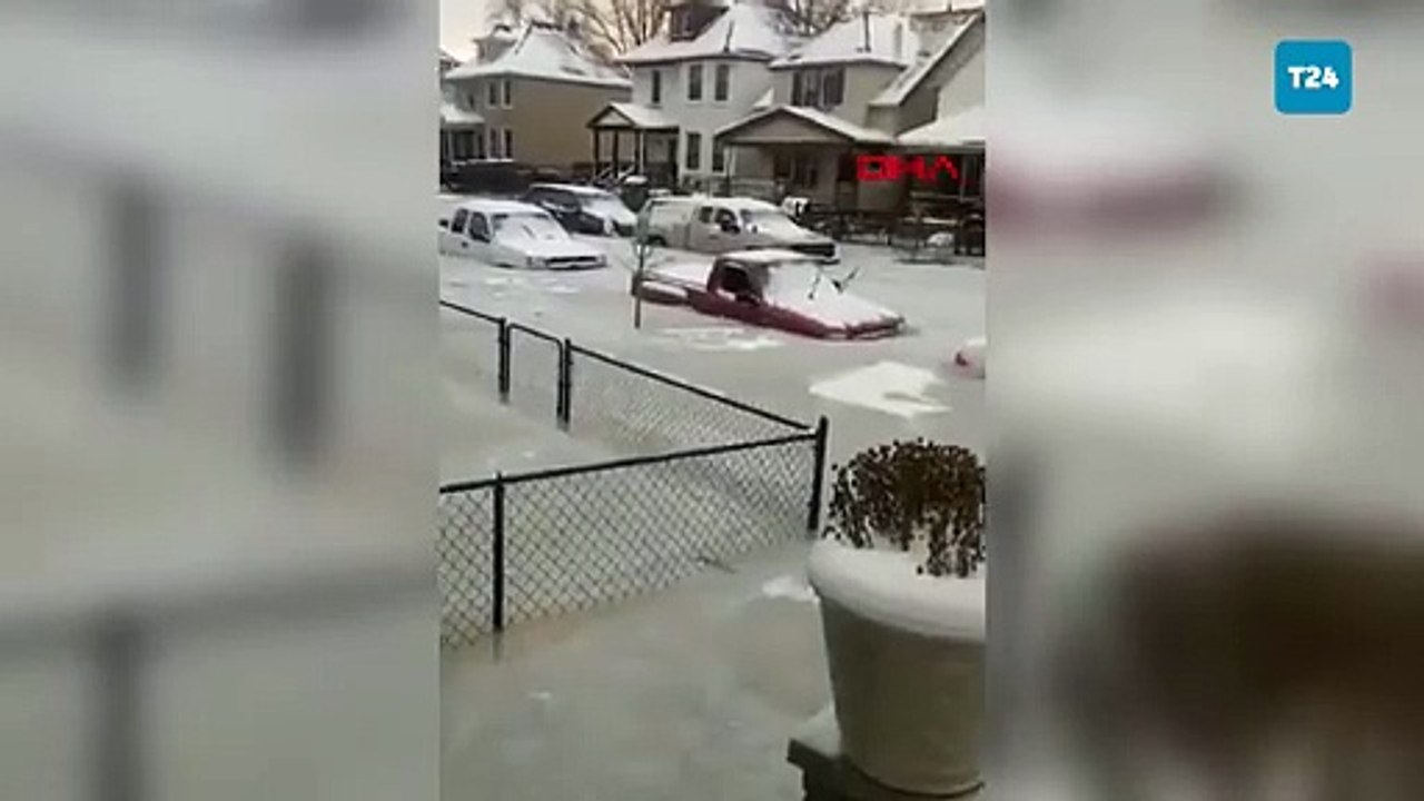 ABD'de soğuktan su borusu patladı, sokaklar buzlu su altında kaldı