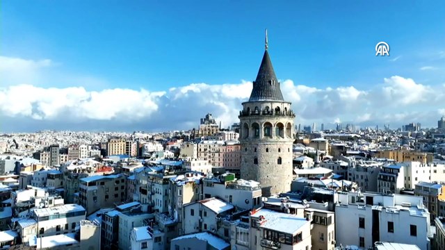Galata, Karaköy beyaz örtüye büründü