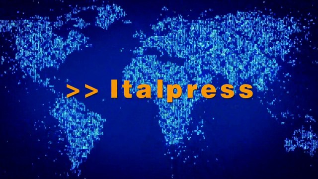 Abbigliamento e accessori contraffatti sui social,3 denunce a Palermo