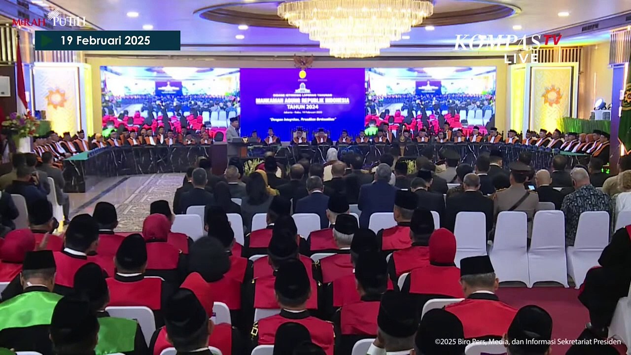 Momen Prabowo Beri Hormat ke Hakim se-Indonesia saat Sidang Istimewa Mahkamah Agung
