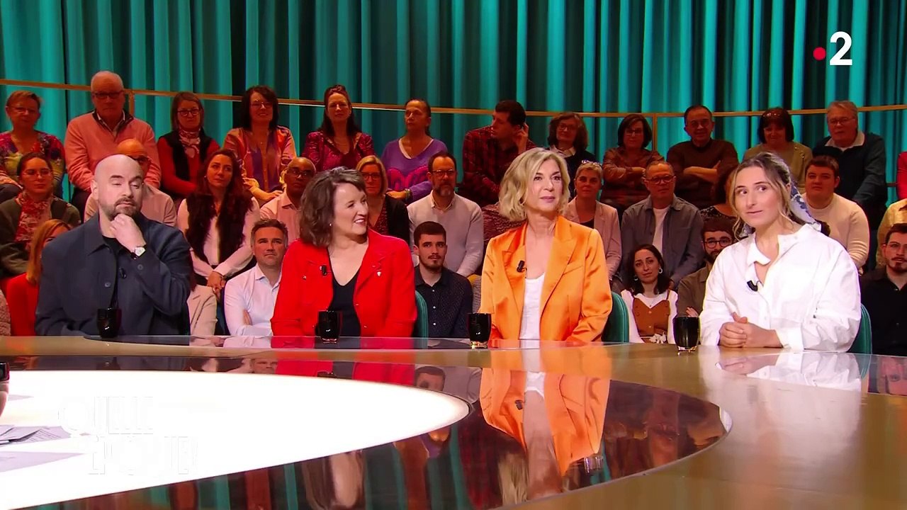 Violette Dorange révèle ce qu'elle a mangé durant le Vendée Globe, dans "Quelle époque !"