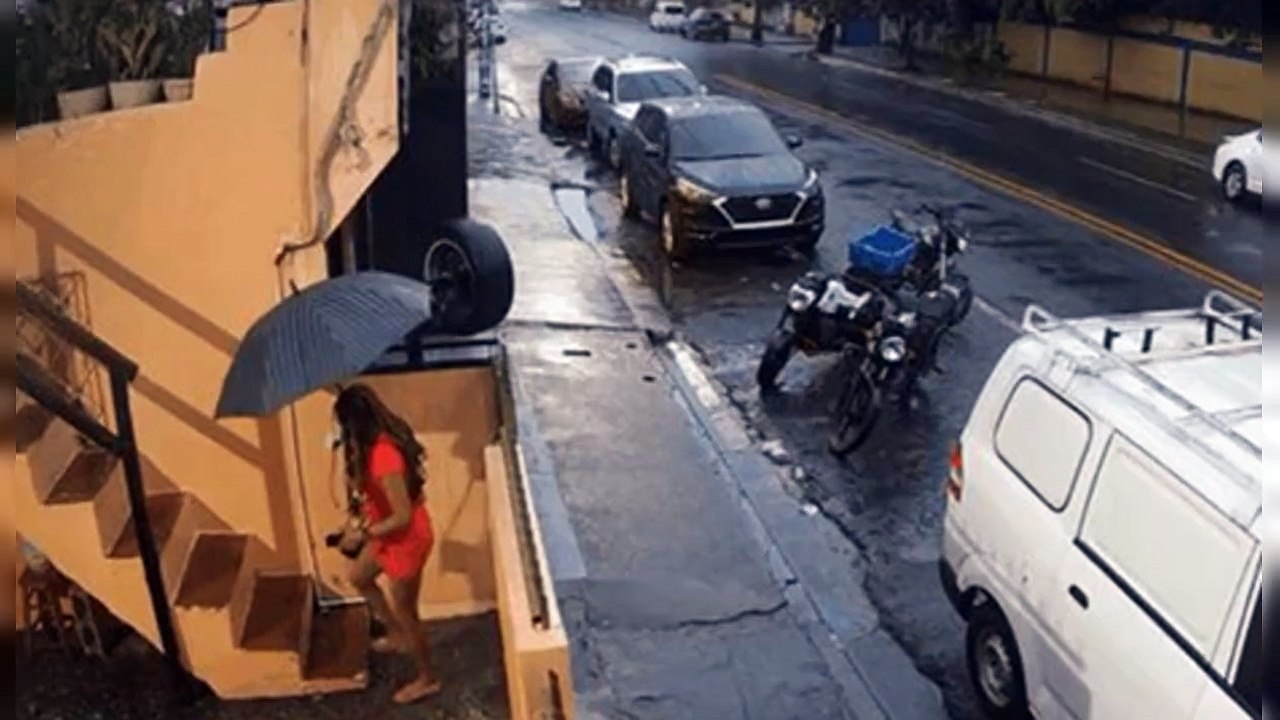 Mujer que murió tras caer por escaleras no habría sido la primera vez