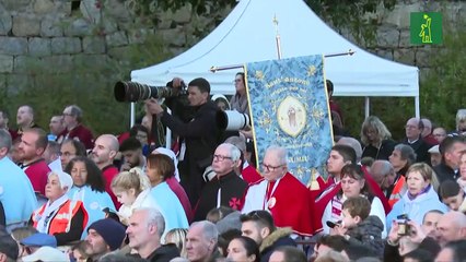 El papa celebra una gran misa en su histórica visita a la isla francesa de Córcega