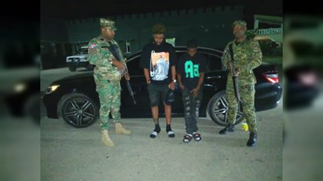 Detenidos tres hombres por transporte de haitianos indocumentados