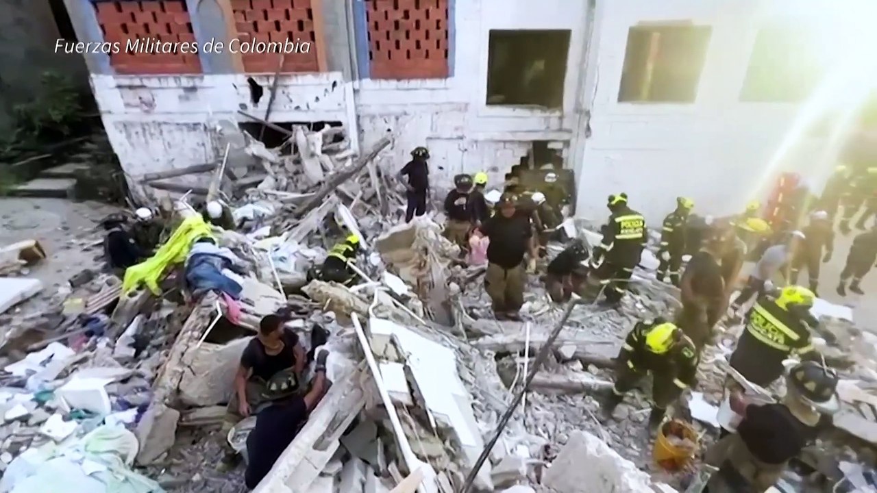 Una mujer murió y cuatro niños fueron rescatados tras desplome de edificio en Colombia