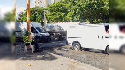 Malos olores y deterioro de pavimento en avenida  V Centenario