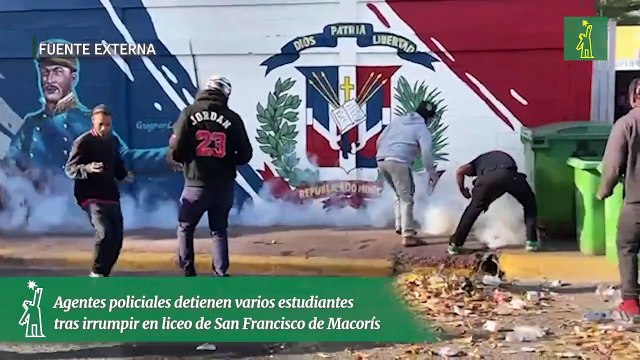 Agentes policiales detienen varios estudiantes tras irrumpir en liceo de San Francisco de Macorís