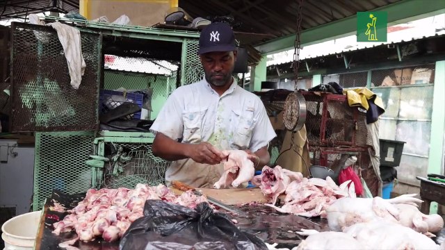 Los precios del pollo bajan por la sobreproducción, explican comerciantes