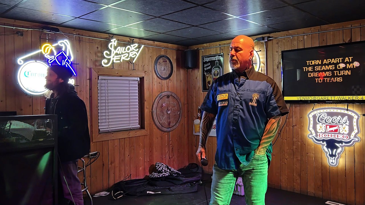 BULLET FOR MY VALENTINE - ALL THESE THINGS I HATE (PERFORMED LIVE AT SCOREZ)