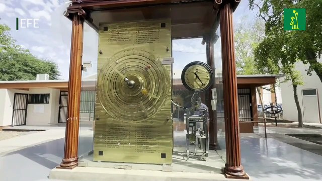 Científicos mexicanos construyen réplica de la computadora mecánica más antigua de la humanidad.mp4