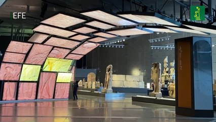 Egipto listo para exhibir al público 14.000 nuevas piezas en el Gran Museo Egipcio.mp4