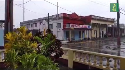 Huracán Rafael tocó tierra en Cuba en medio de apagón general