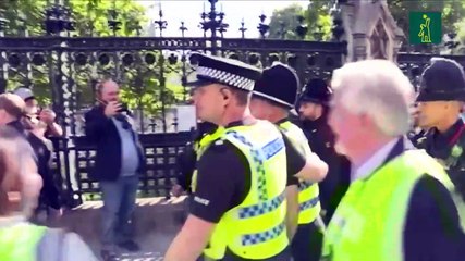 Beckham se une a la fila para despedirse de la difunta Isabel II