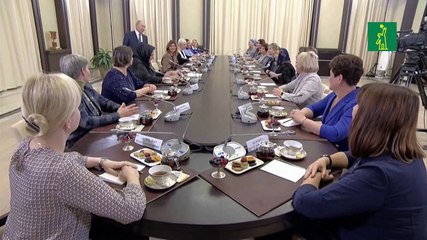 Frente a las madres de soldados rusos, Putin asegura que comparte su "dolor"