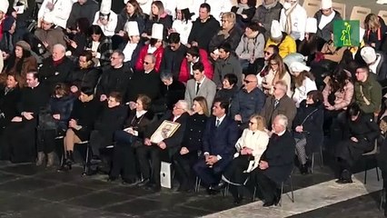 El papa asistió a una breve actuación de los acróbatas "Black Blues Brothers"