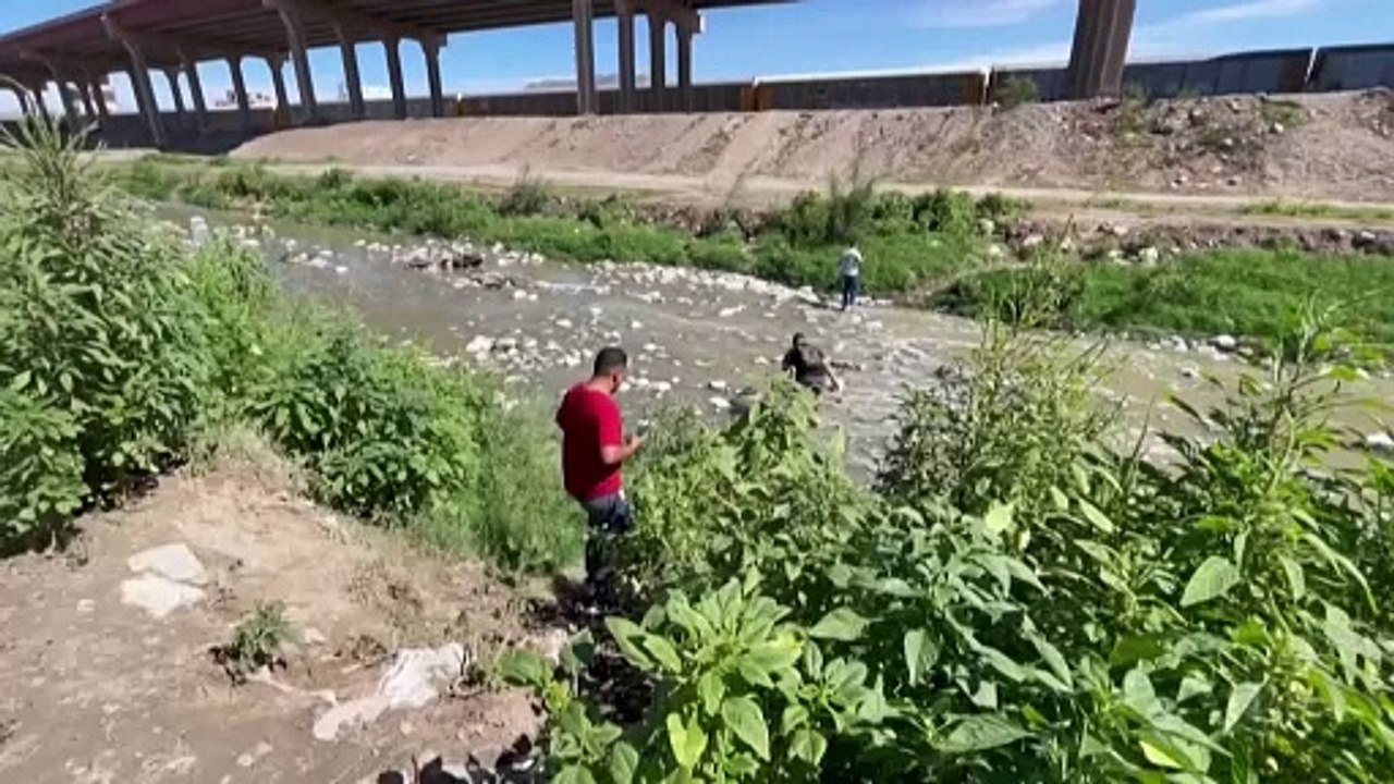 Venezolanos siguen cruzando frontera hacia EEUU con esperanza de asilo