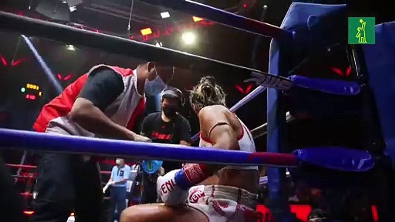 Las mujeres luchan por primera vez en el templo del boxeo tailandés