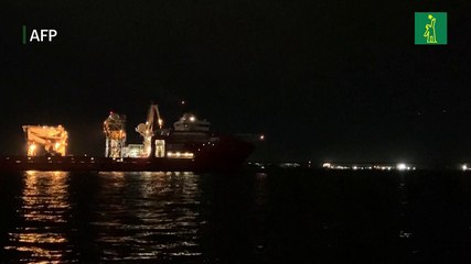 Barco a la deriva choca con importante puente de Río de Janeiro