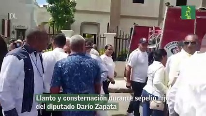 Llanto y consternación durante sepelio hijo del diputado v