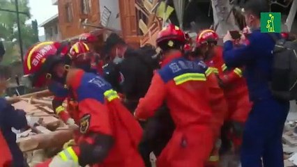 Prosiguen las tareas de rescate tras el sismo que deja ya 65 muertos en China