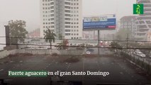 Fuerte aguacero en el gran Santo Domingo