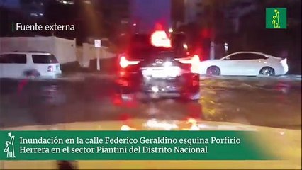 Inundación en la calle Federico Geraldino esquina Porfirio Herrera en el sector Piantini del Distrito Nacional