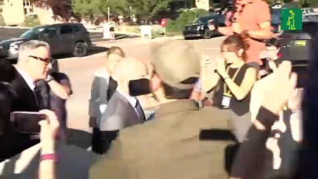 Baldwin violó reglas fundamentales de seguridad, argumenta la fiscalía en su juicio