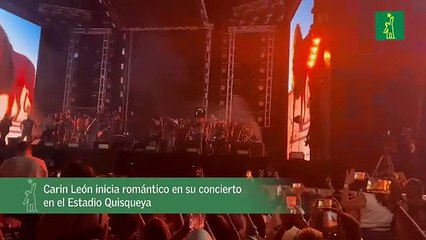 Carin León inicia romántico en su concierto en el Estadio Quisqueya