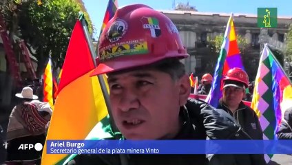Presidente de Bolivia se da baño de masas dos semanas después de intento de golpe