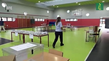 Ya está todo preparado en los colegios electorales para recibir a los más de 38 millones de votantes