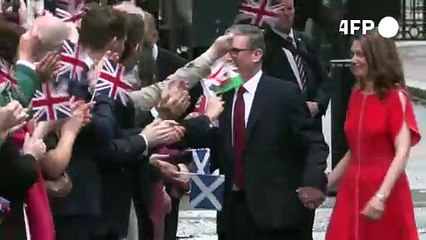 El nuevo primer ministro laborista británico promete "reconstruir" el Reino Unido