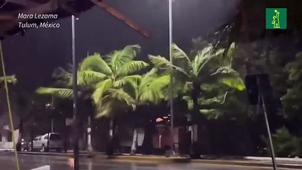 El huracán Beryl toca tierra en México bajo alerta roja