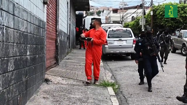 Gobierno de Honduras pone a pandilleros presos a borrar grafitis