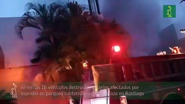 Al Menos 16 Vehículos Destruidos Y Varios Afectados Por Incendio En Parqueo Subterráneo De Una Plaza En Santiago