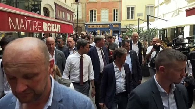 Franceses votan en elecciones legislativas en las que la extrema derecha llega favorita