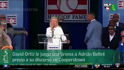 David Ortiz le juega una broma a Adrián Beltré previo a su discurso en Cooperstown