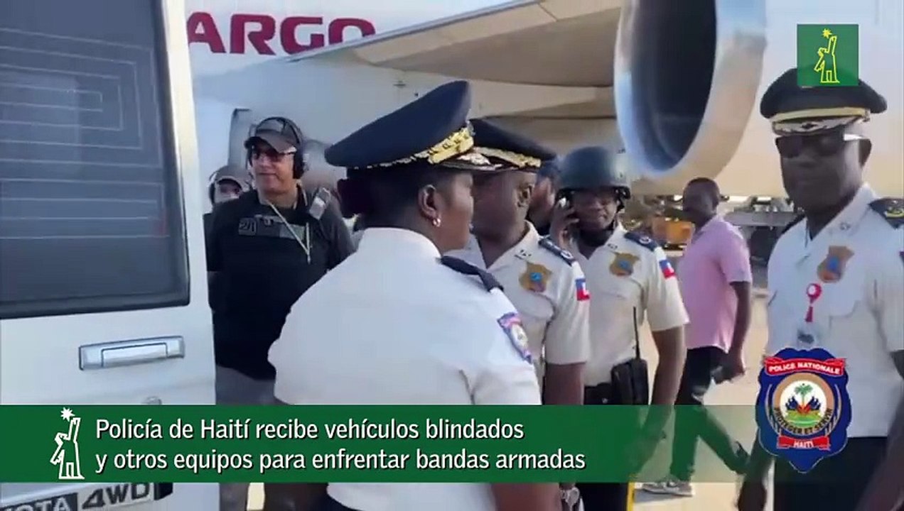 Policía de Haití recibe vehículos blindados y otros equipos para enfrentar bandas armadas