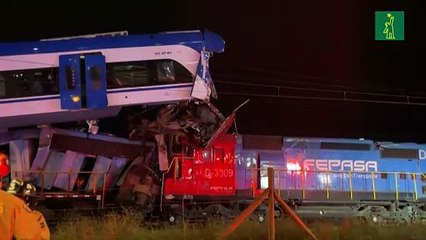 Dos muertos y nueve heridos en choque frontal de trenes en Chile