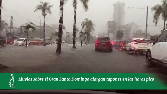 Lluvias sobre el Gran Santo Domingo alargan tapones de la horas pico