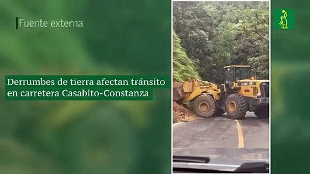 Derrumbes de tierra afectan tránsito en carretera Casabito-Constanza