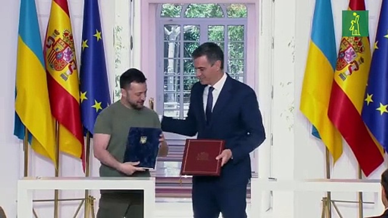 Zelenski obtiene un compromiso de apoyo militar en su visita a España