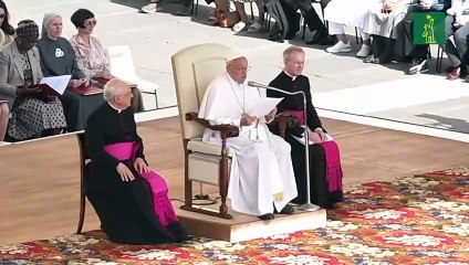 El papa Francisco dice en su audiencia que hay "un caos social y político"