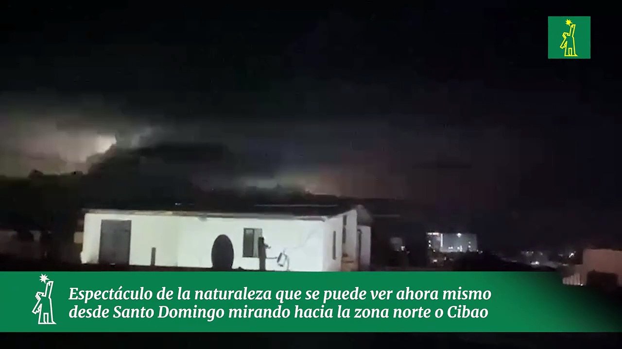 Espectáculo de la naturaleza que se puede ver ahora mismo desde Santo Domingo mirando hacia la zona norte o Cibao