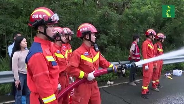 Mueren decenas de personas en el colapso de una carretera en el sur de China