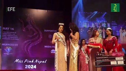 Nepal corona a una nueva reina de la belleza transgénero