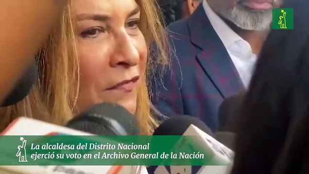 La alcaldesa del Distrito Nacional, Carolina Mejía, ejerció su voto antes de las 9:00 de la mañana en el Archivo General de la Nación