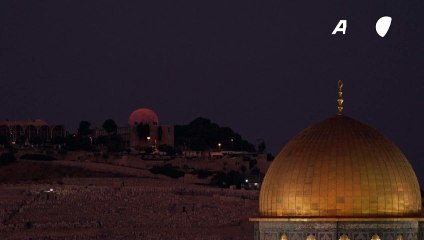 La superluna azul ilumina el cielo de varias ciudades del mundo