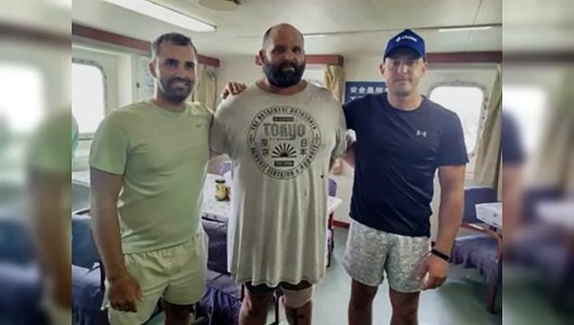 Armada recibe a náufragos rescatados por buque chino en alta mar