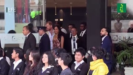 Los duques Harry y Meghan empiezan su primera visita a Colombia centrada en ciberacoso y niñez.mp4